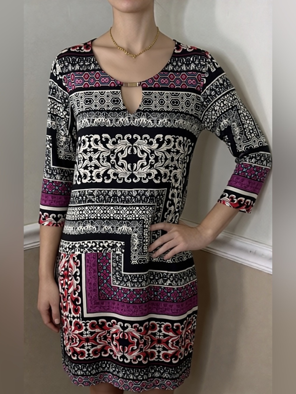 💚 5 for $20! Tiana B. Black, White & Purple Patterned Keyhole Long Sleeve Dress